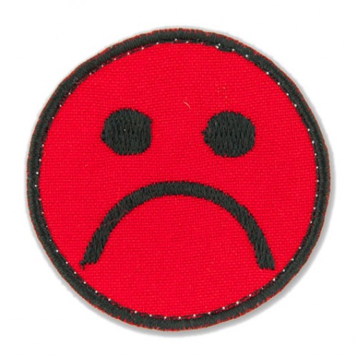 Smutný smile nášivka - červená /  šírka 5 cm x 5 cm výška /